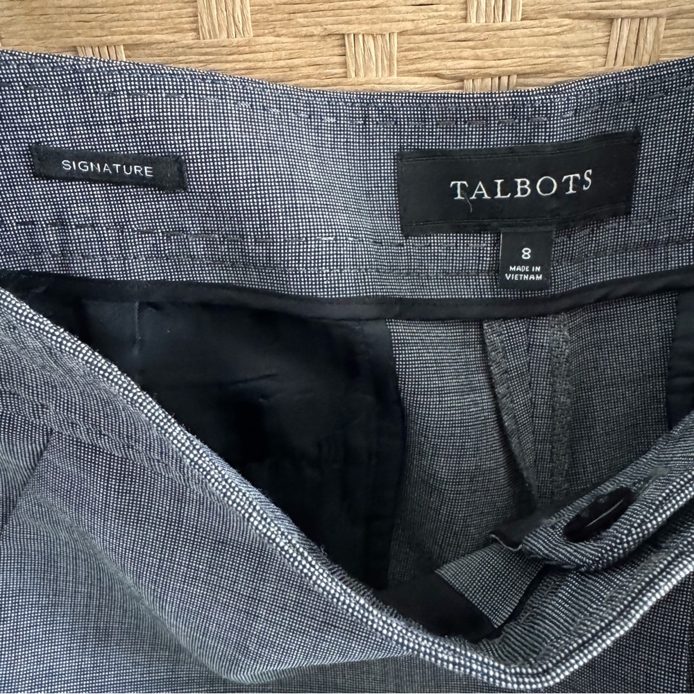 Talbots gray wide leg trousers. Size: 8 - Picture 7 of 10